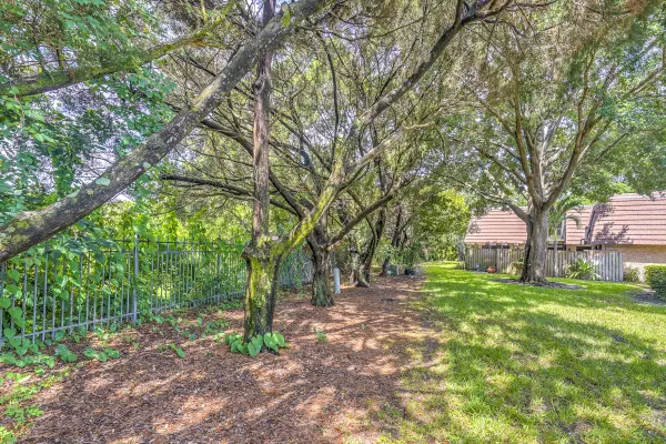Palm Beach Gardens, FL 33418,2018 SE 20th LN