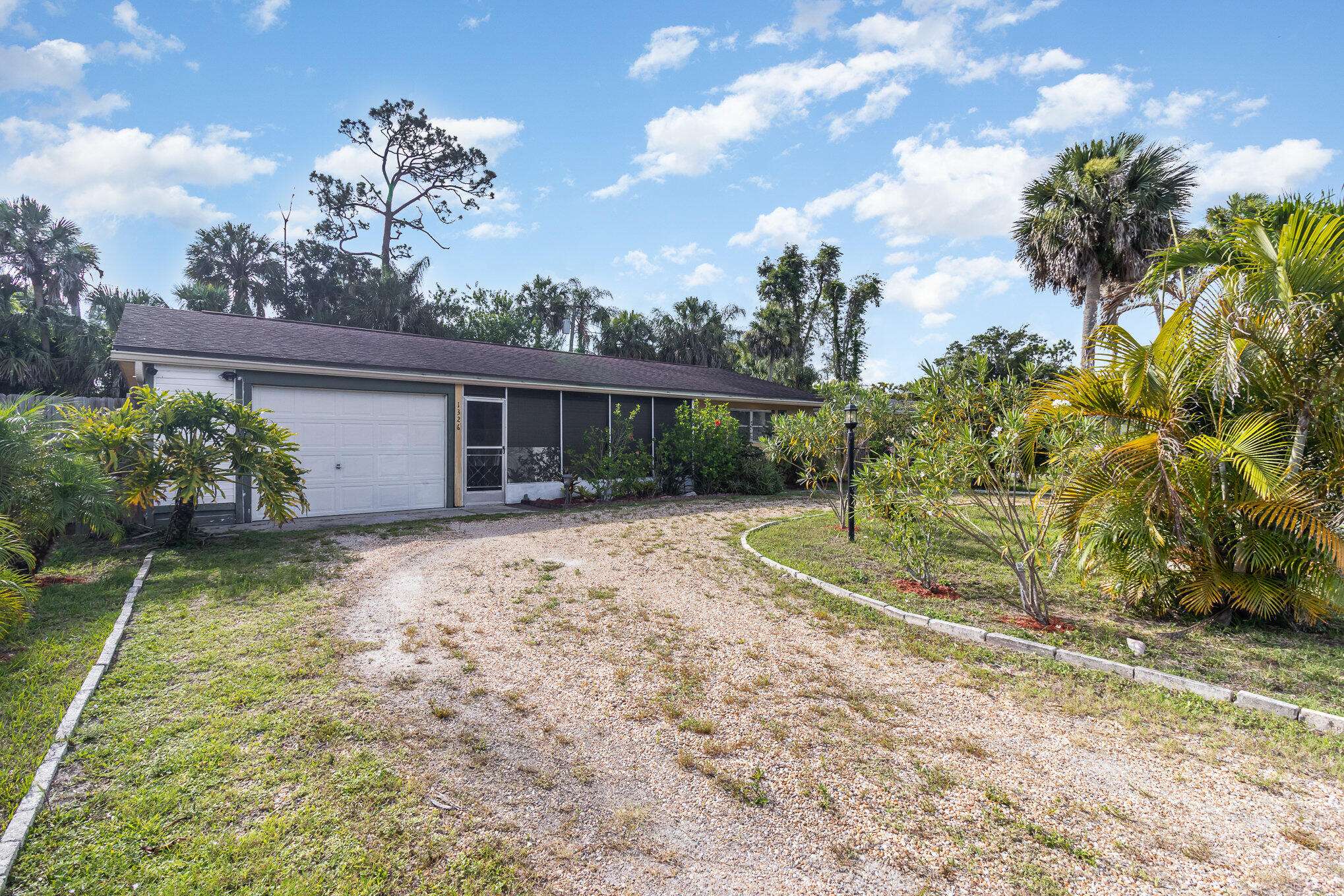 Vero Beach, FL 32966,1326 44th AVE