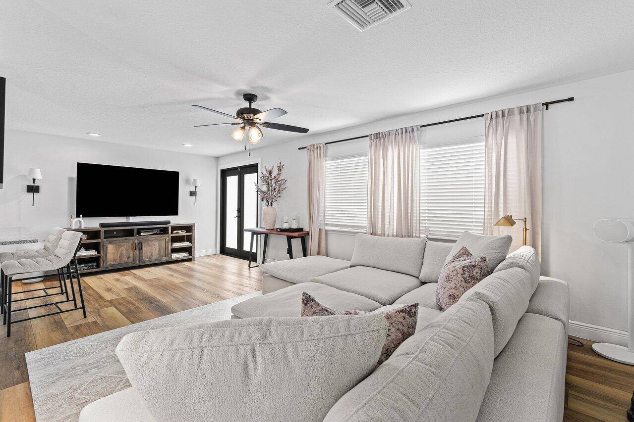 Palm Beach Gardens, FL 33410,3373 Bermuda RD