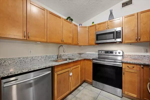 6015 Raintree Trl, Fort Pierce, FL 34982