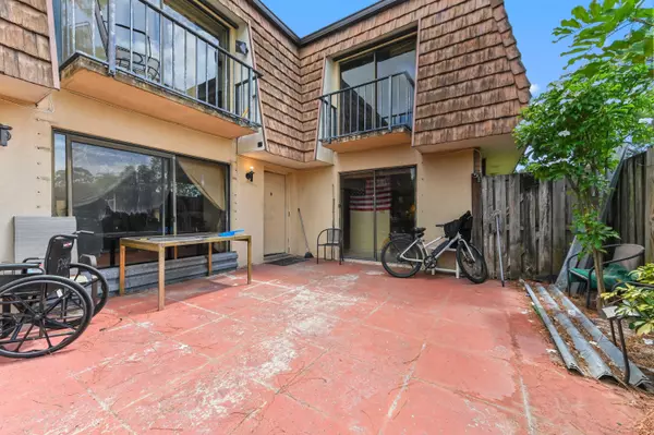 Greenacres, FL 33463,2423 24th LN