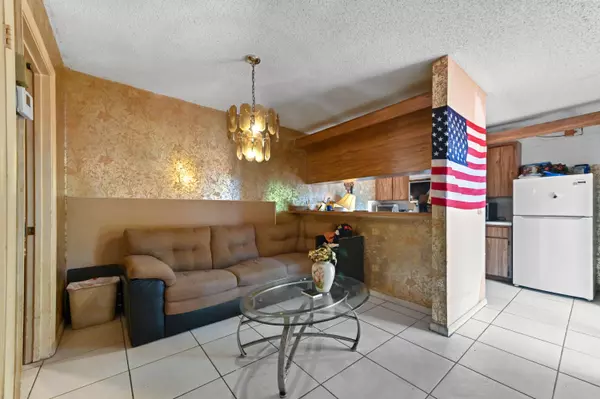 Greenacres, FL 33463,2423 24th LN
