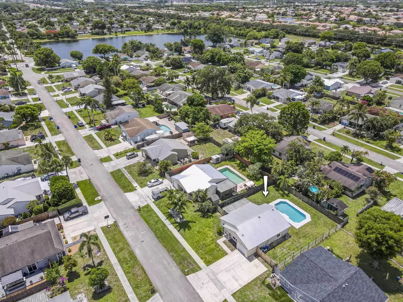 10656 Bobbie LN, Royal Palm Beach, FL 33411