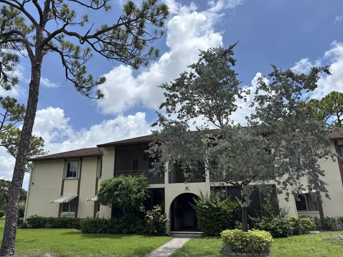 Greenacres, FL 33463,335 Knotty Pine CIR D2