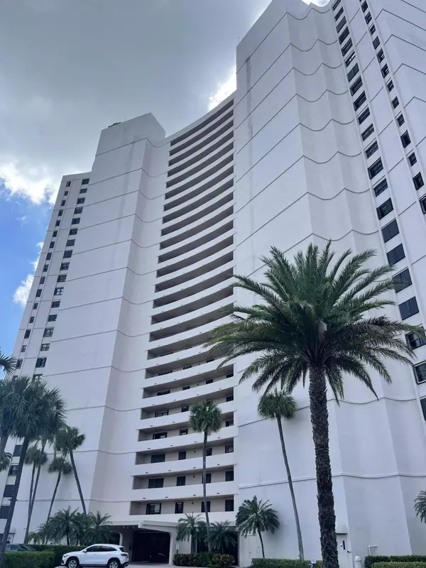 West Palm Beach, FL 33407,5200 N Flagler DR 1106