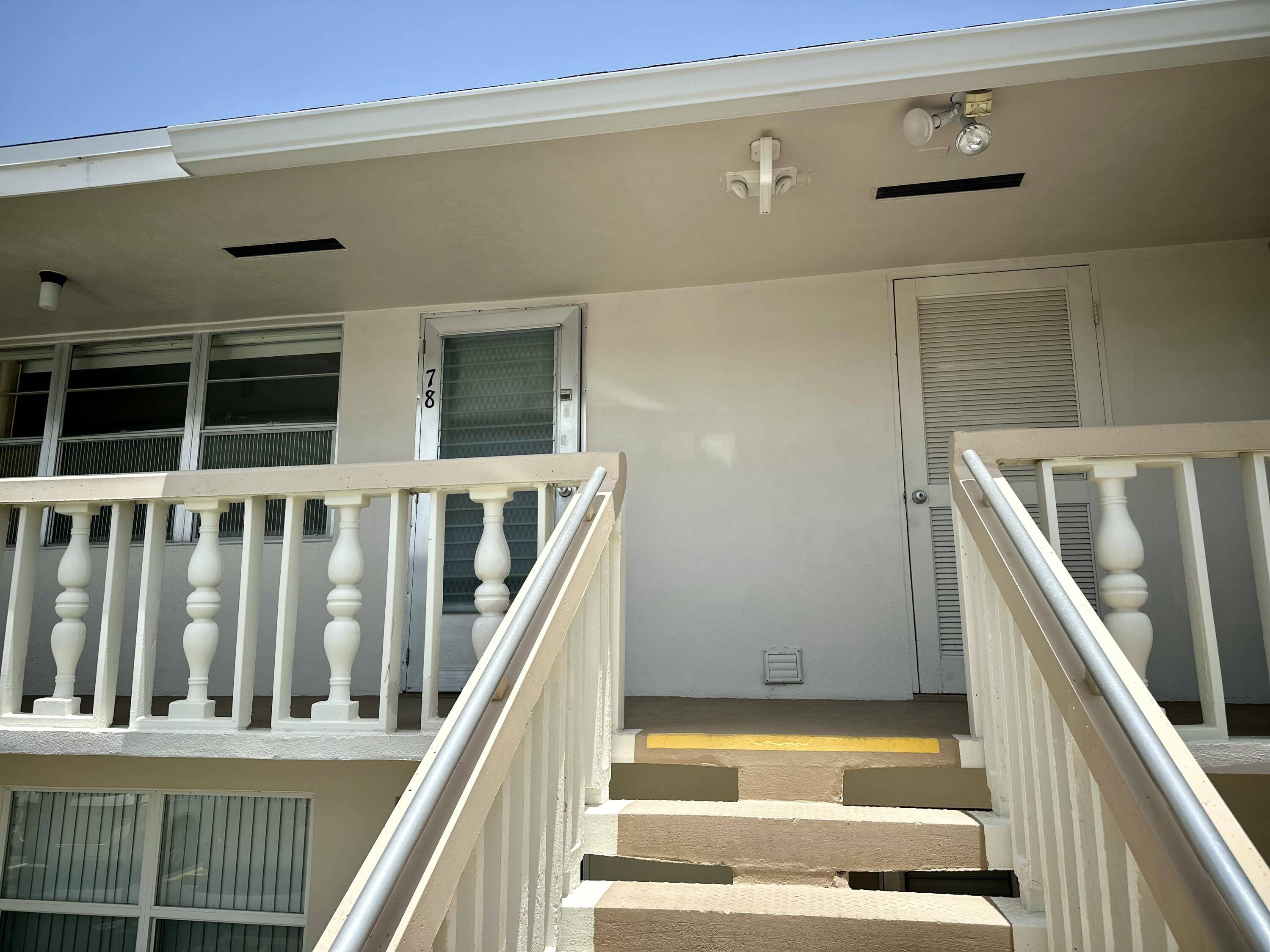 78 Hastings E, West Palm Beach, FL 33417