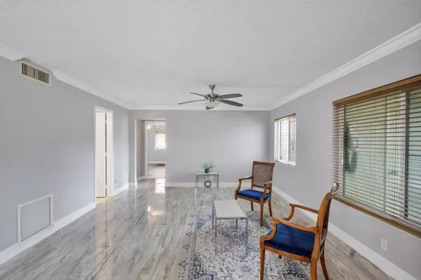 Greenacres, FL 33415,512 Shady Pine Way B1