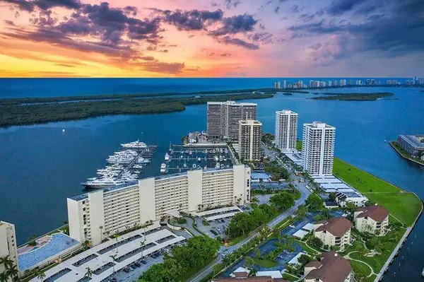 North Palm Beach, FL 33408,124 Lakeshore DR 7310