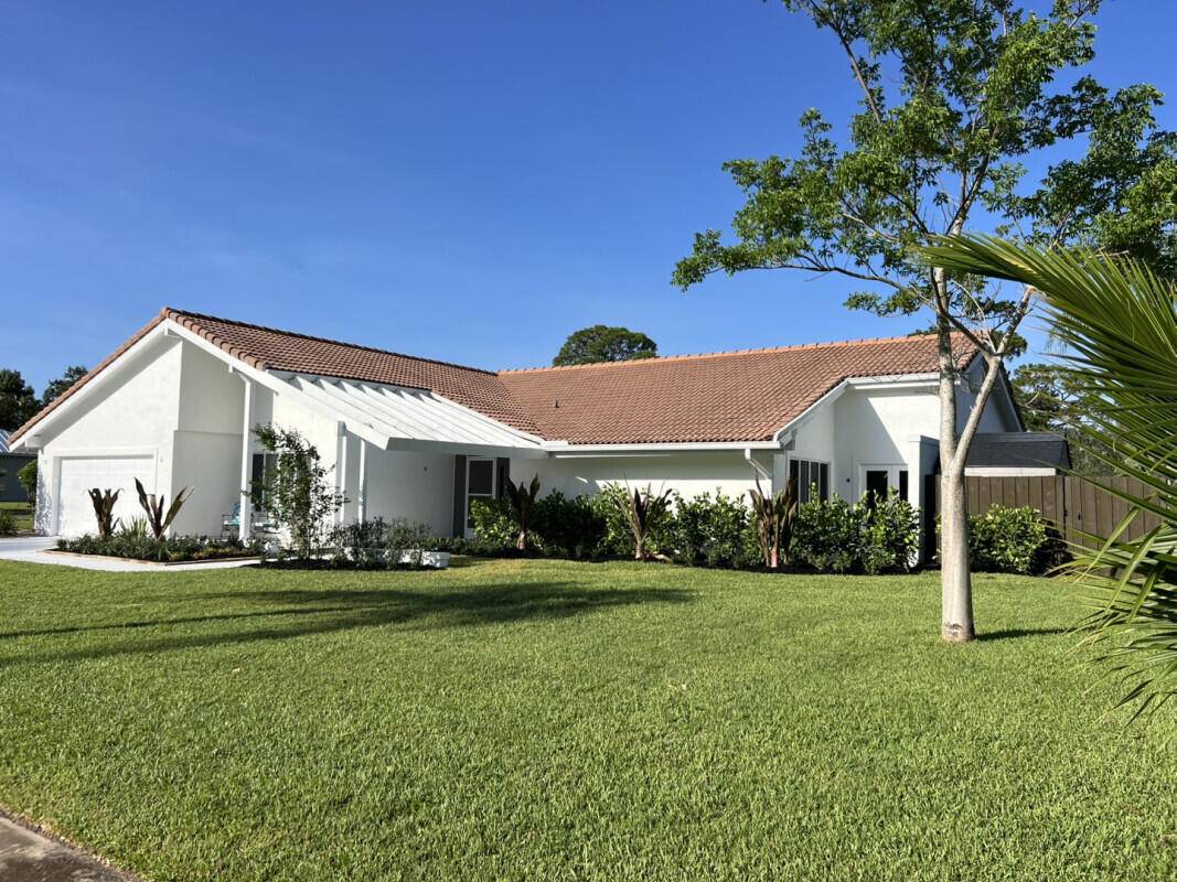 1951 SE Erwin RD, Port Saint Lucie, FL 34952