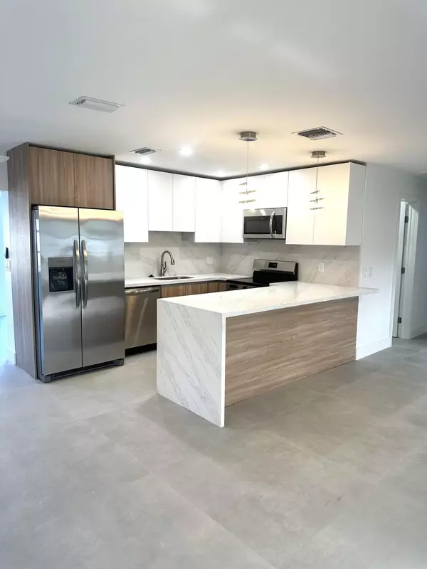West Palm Beach, FL 33413,790 Sarazen DR
