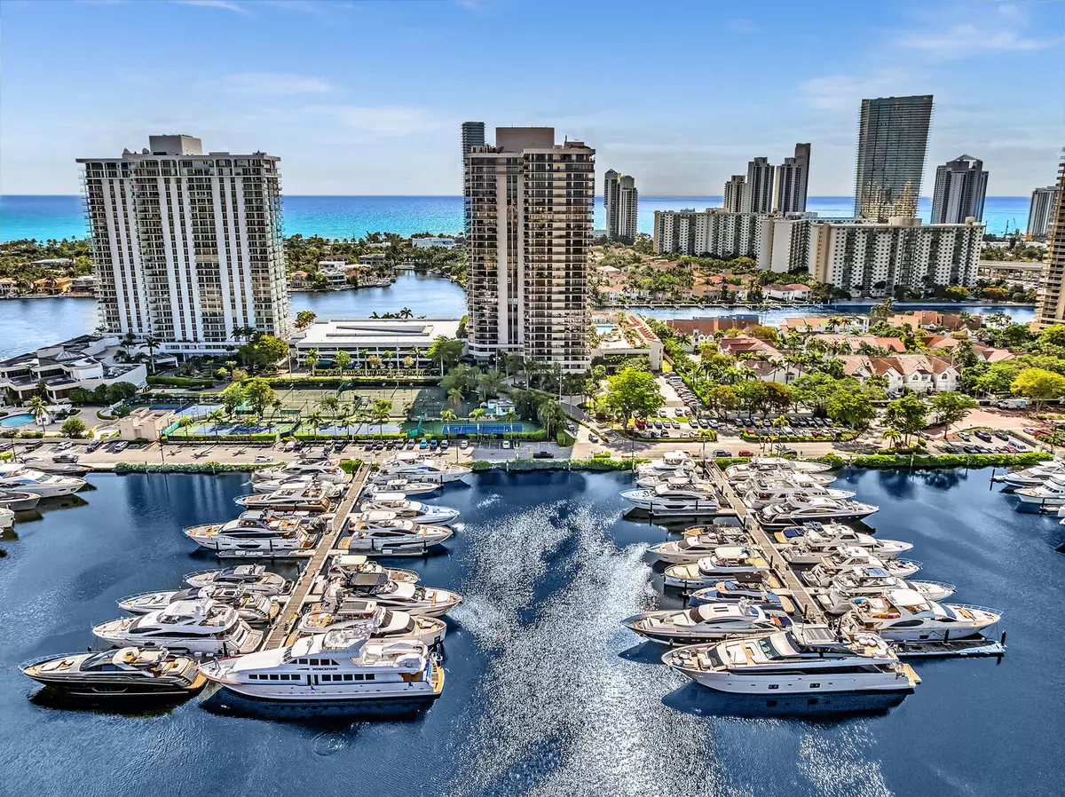 Aventura, FL 33180,19667 Turnberry WAY 10c