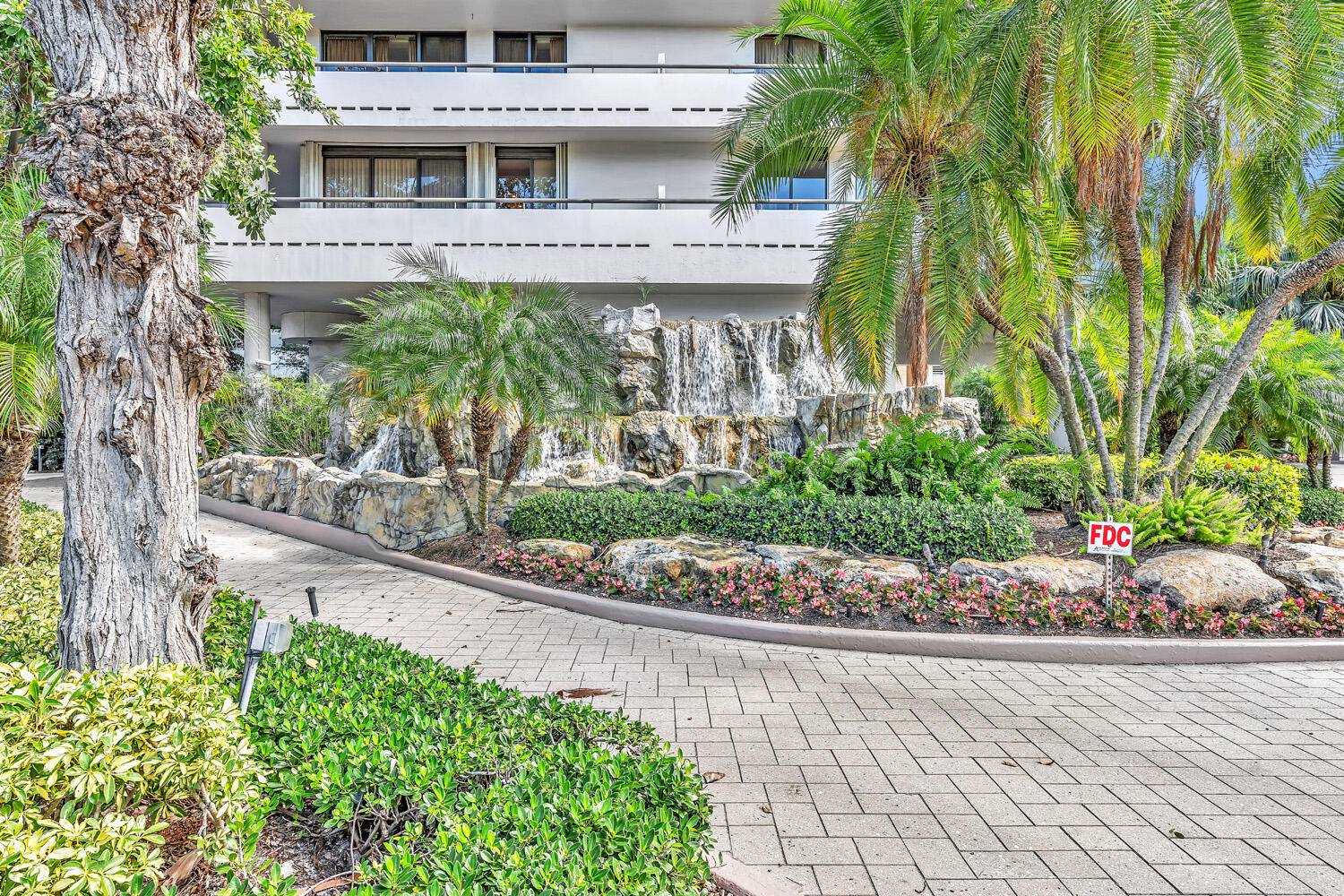 Aventura, FL 33180,19667 Turnberry WAY 10c