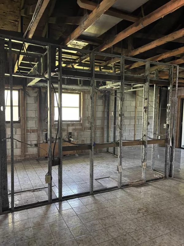 Greenacres, FL 33463,6469 Lakemont CIR