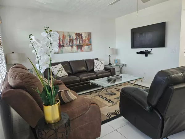 Boca Raton, FL 33434,4014 Cornwall A 4014