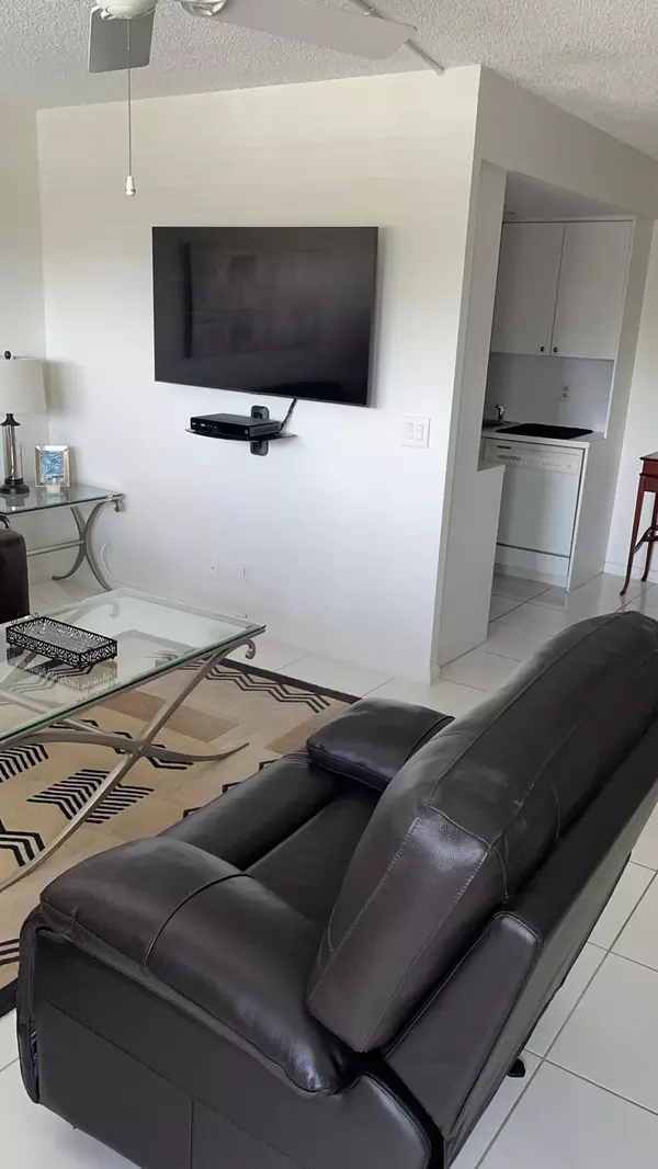 Boca Raton, FL 33434,4014 Cornwall A 4014