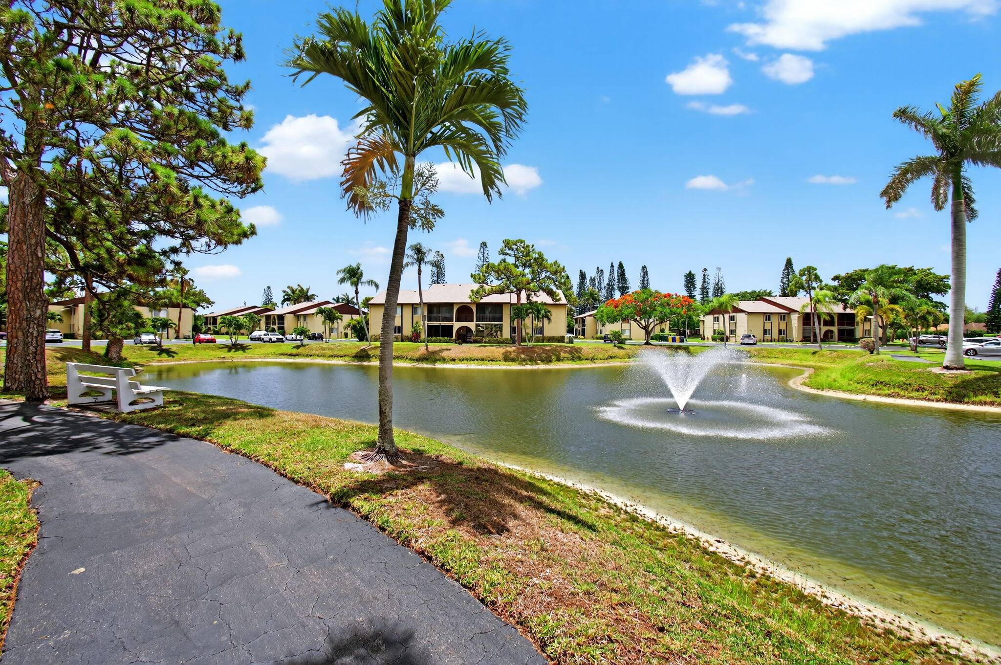 Greenacres, FL 33463,340 Pine Ridge CIR C1