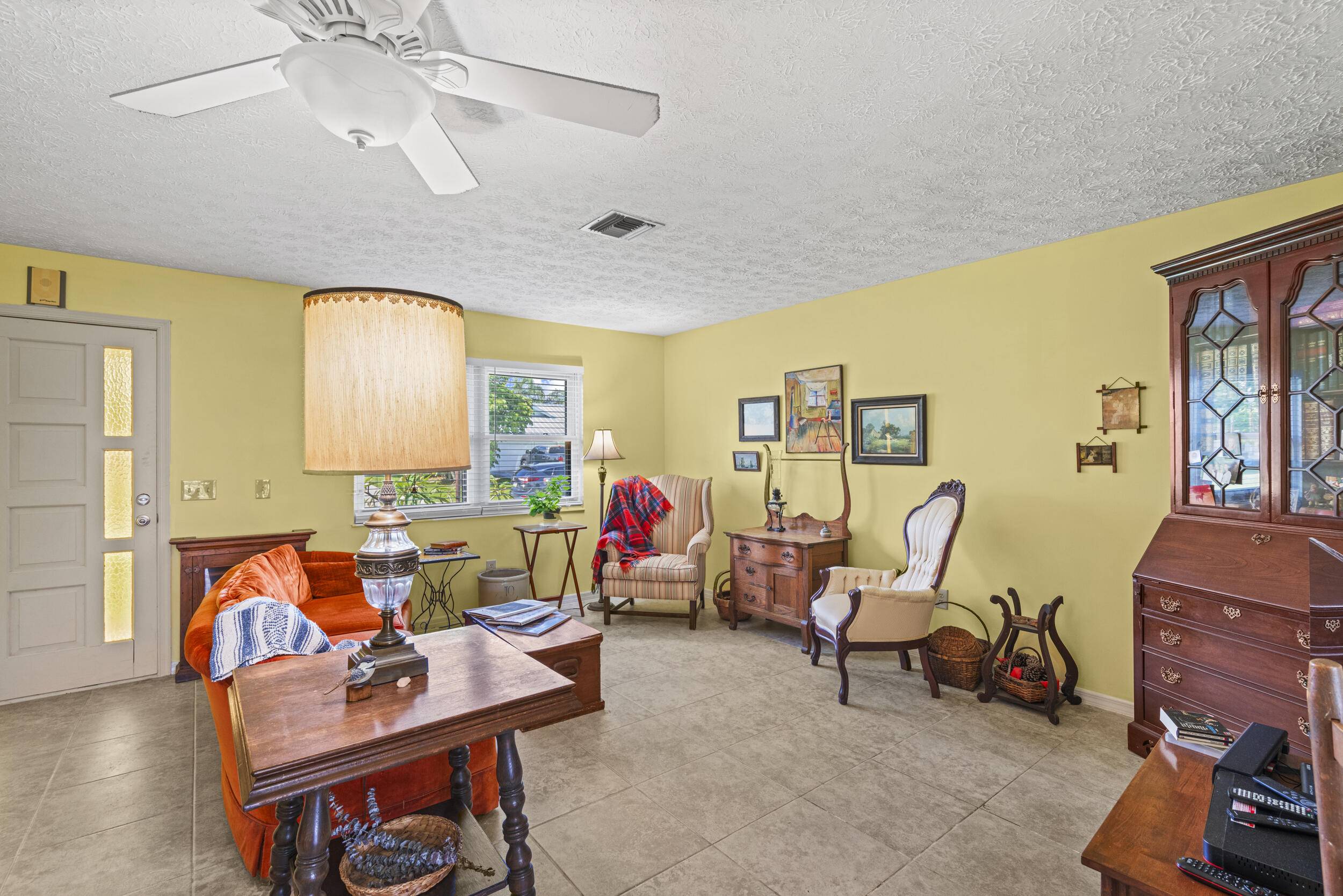Port Saint Lucie, FL 34983,849 SE Celtic AVE