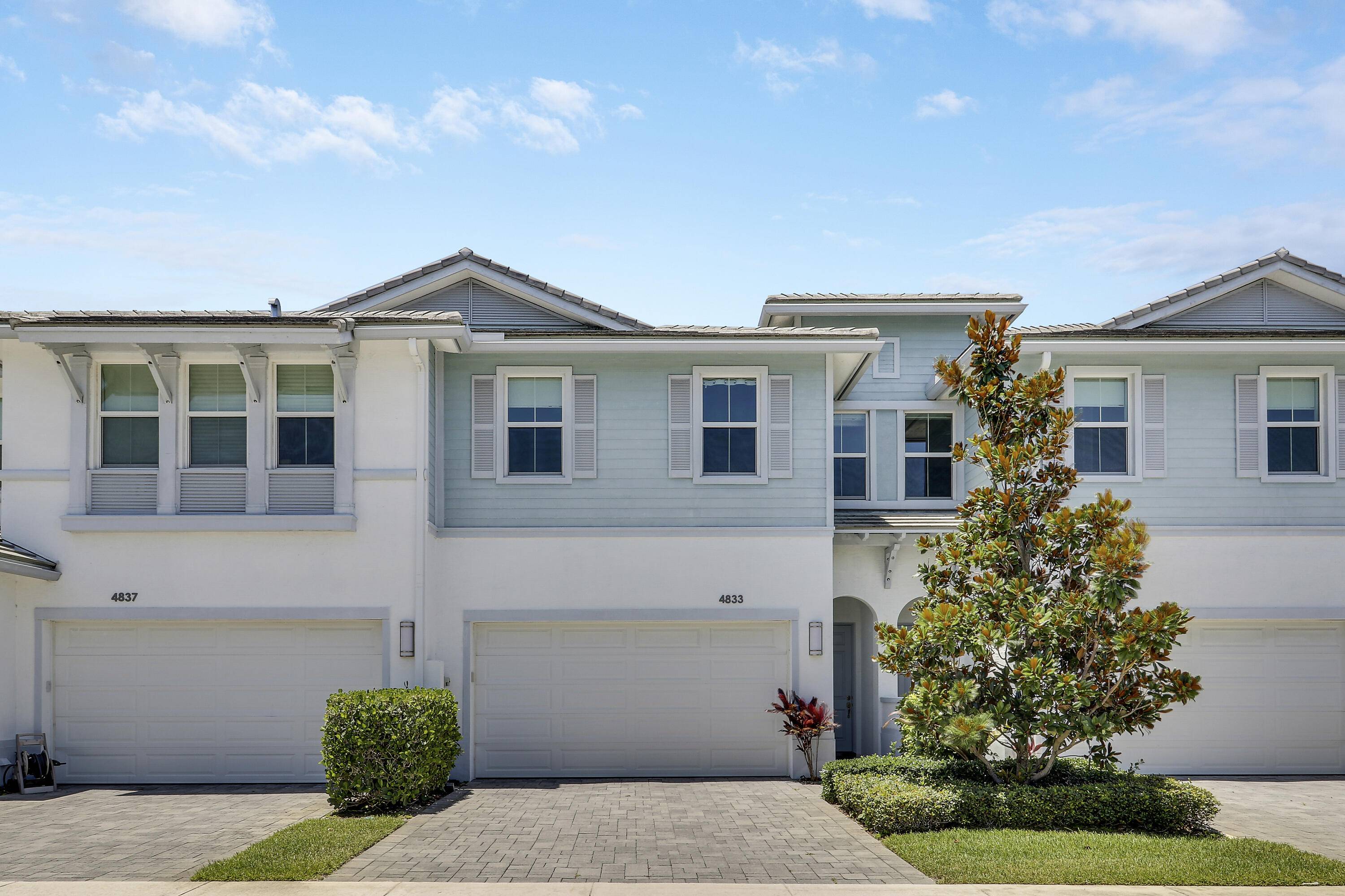 4833 Pointe Midtown RD, Palm Beach Gardens, FL 33418
