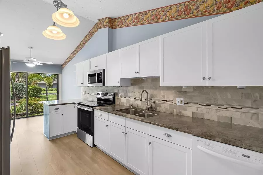 723 SW Timber Ridge TRL B, Vero Beach, FL 32962
