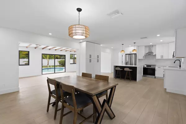 Palm Beach Gardens, FL 33410,3914 Holly DR