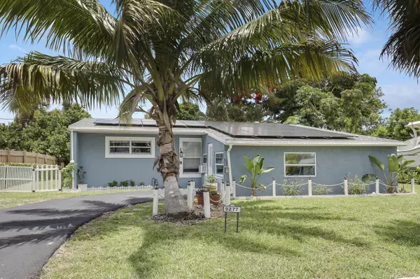 9277 Bloomfield DR, Palm Beach Gardens, FL 33410