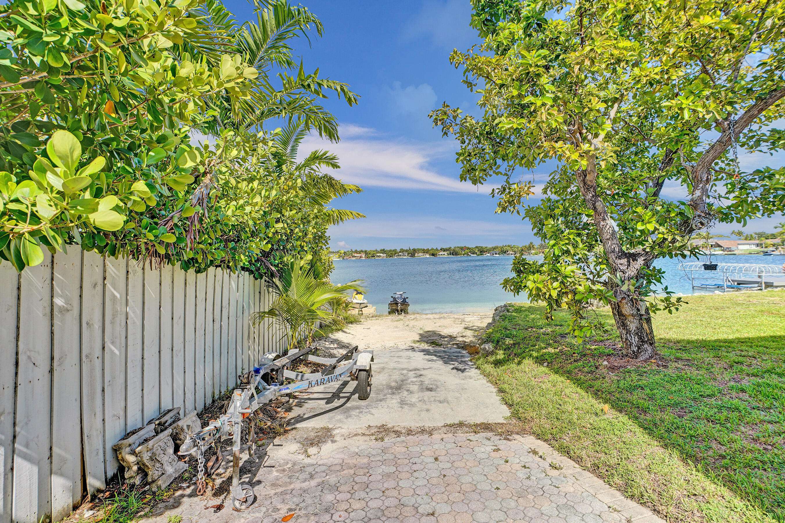 Miami, FL 33176,13724 SW 92nd CT