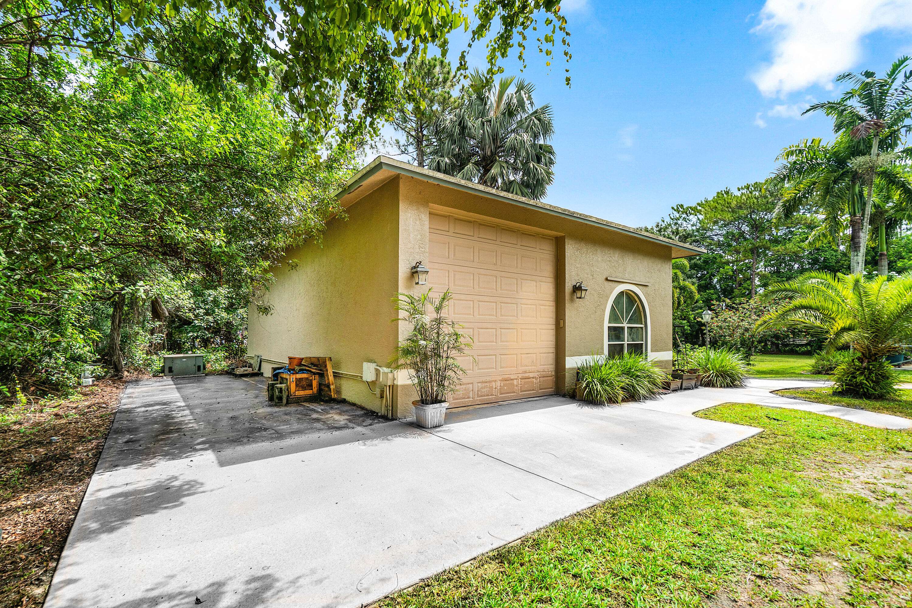 Loxahatchee, FL 33470,18429 N 49th ST