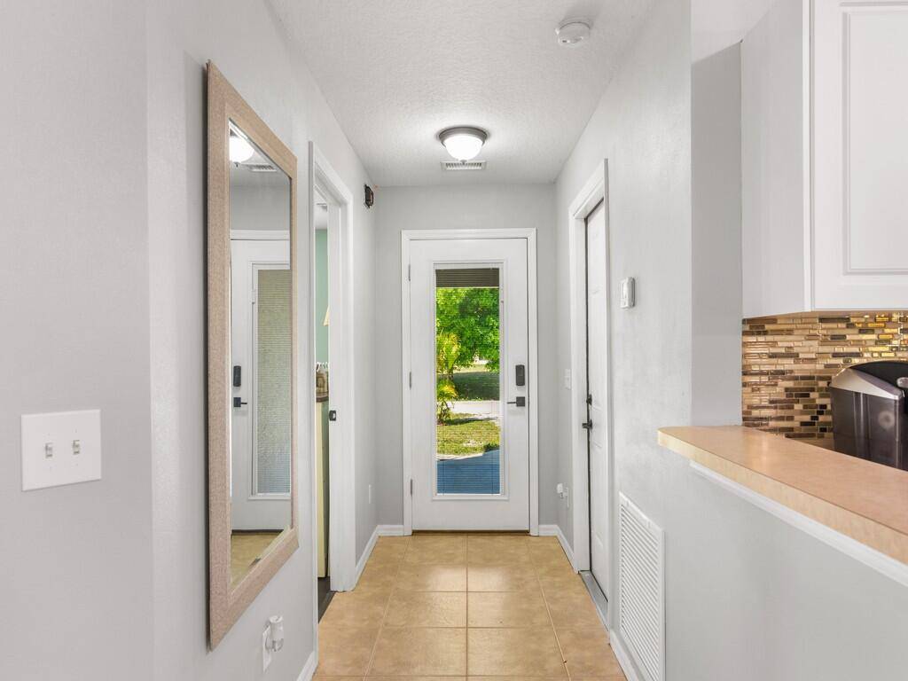Vero Beach, FL 32966,2440 89th CT