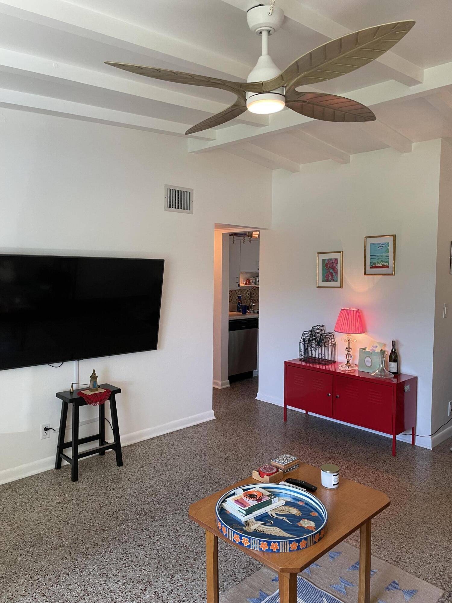 West Palm Beach, FL 33405,5523 Columbus RD