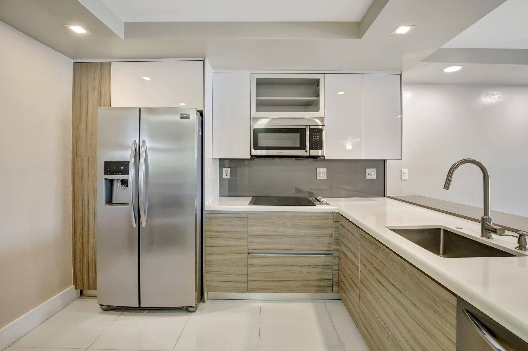 North Miami Beach, FL 33160,3600 NE 170th ST 407