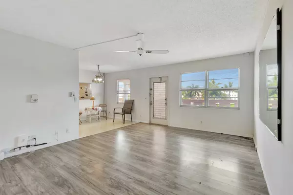 Boca Raton, FL 33434,3075 E Guildford