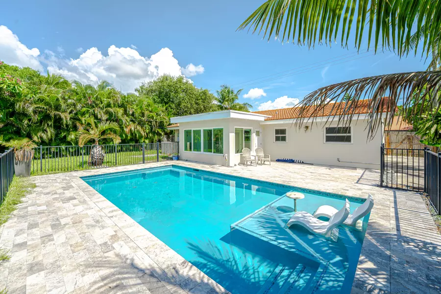 450 NE 38th ST, Boca Raton, FL 33431