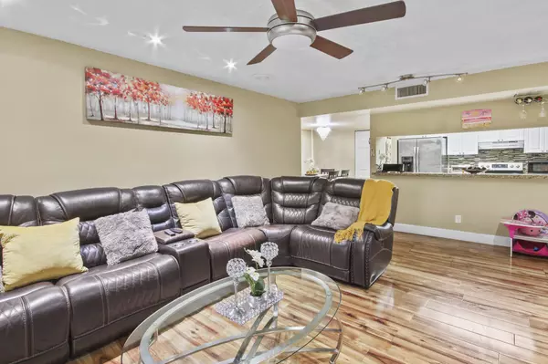 Boynton Beach, FL 33436,7507 Greenlake WAY B