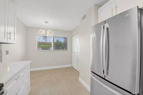 Delray Beach, FL 33484,5574 Witney DR 104