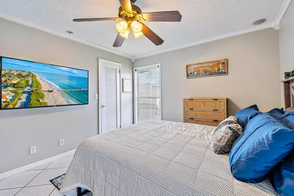 North Palm Beach, FL 33408,733 Hummingbird WAY 10