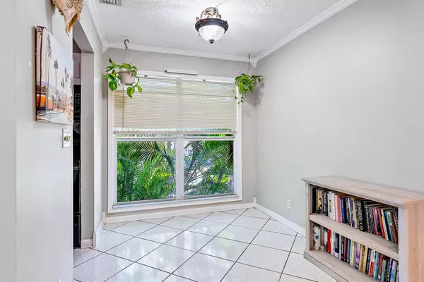 North Palm Beach, FL 33408,733 Hummingbird WAY 10