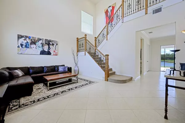 Palm Beach Gardens, FL 33418,207 Via Condado WAY