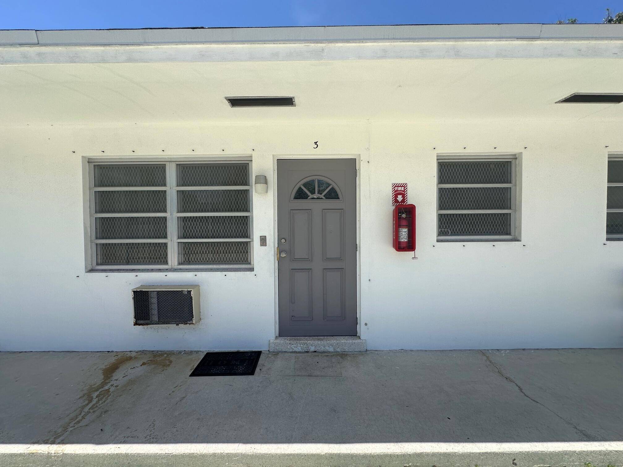 Lake Worth Beach, FL 33460,932 S B ST 3