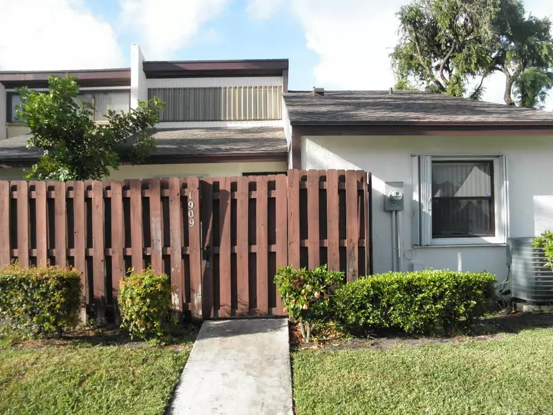 1909 Abbey RD, West Palm Beach, FL 33415
