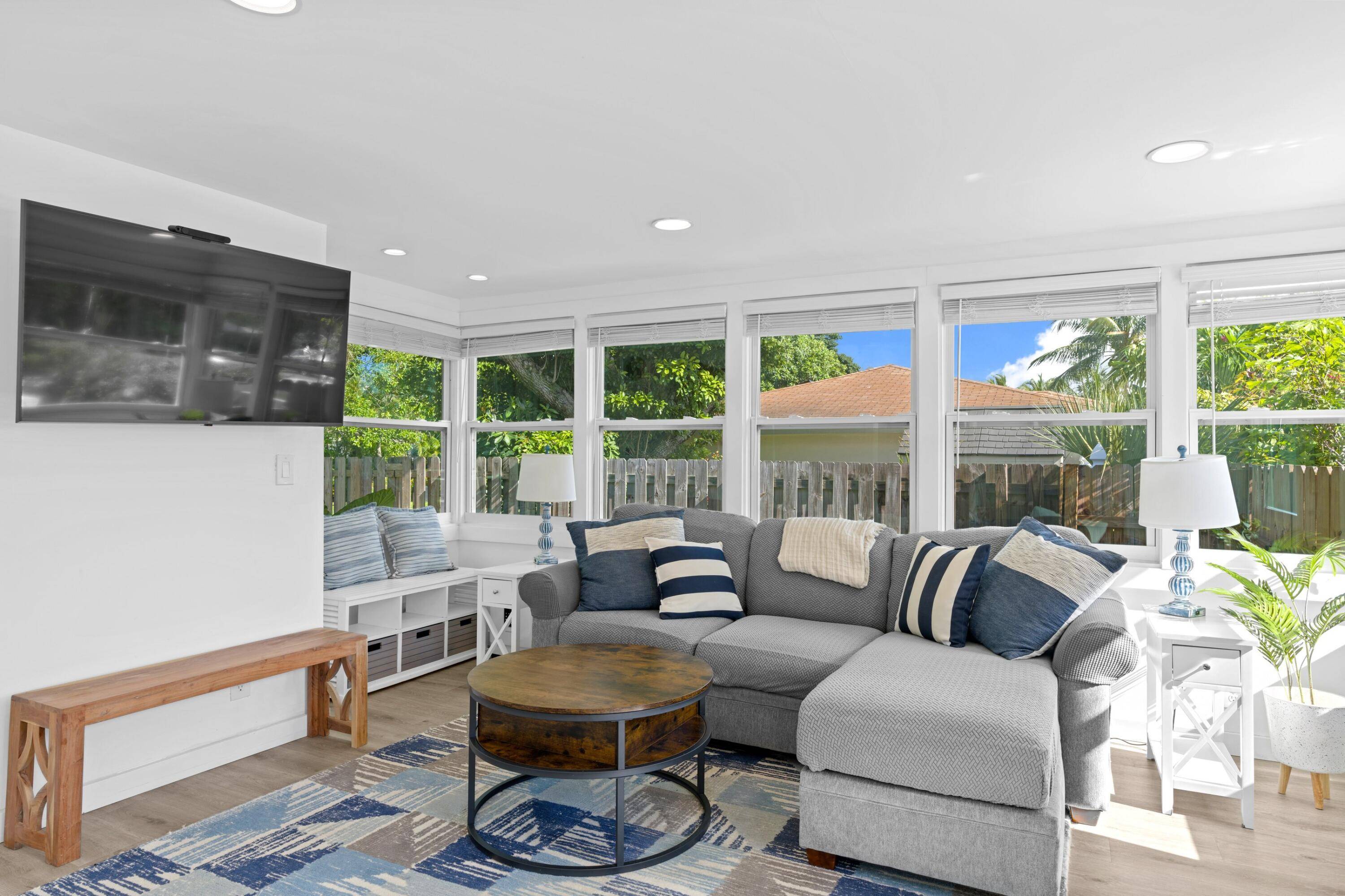Delray Beach, FL 33483,826 SE 4th AVE