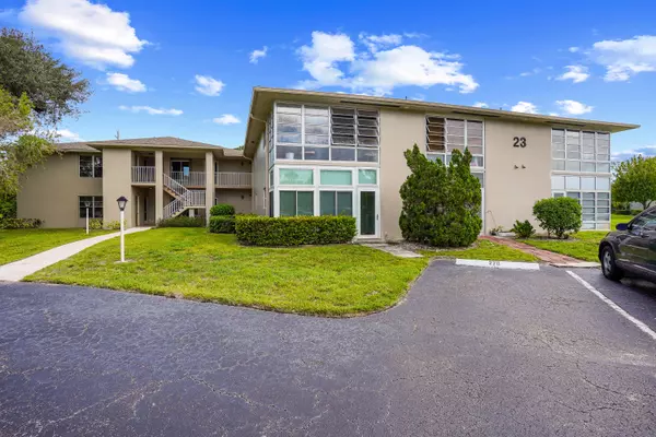 Port Saint Lucie, FL 34952,23 Lake Vista TRL 101