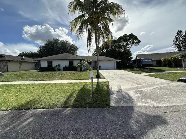 118 Mayorca CT, Royal Palm Beach, FL 33411