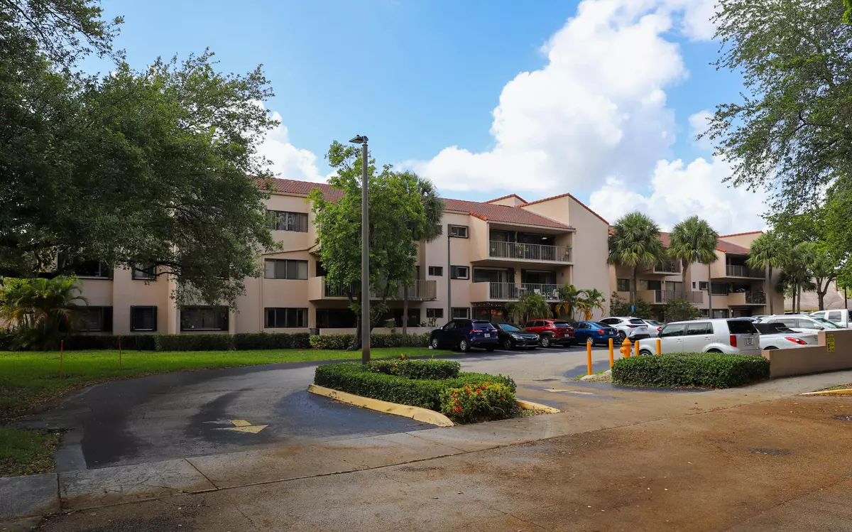 Miami Lakes, FL 33014,6305 Gage PL 110a