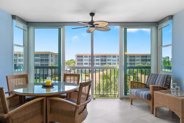 Delray Beach, FL 33483,910 Dogwood DR 443