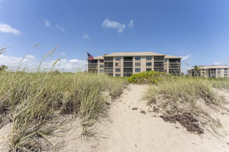 2571 NE Ocean BLVD 104, Stuart, FL 34996