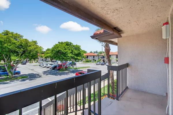 Boca Raton, FL 33487,400 Club CIR 201