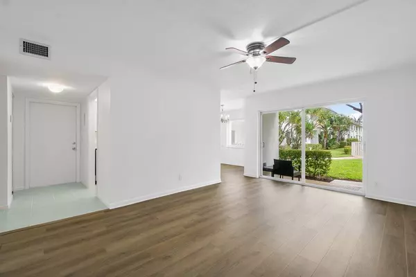 Delray Beach, FL 33483,207 Tropic Isle DR 1040