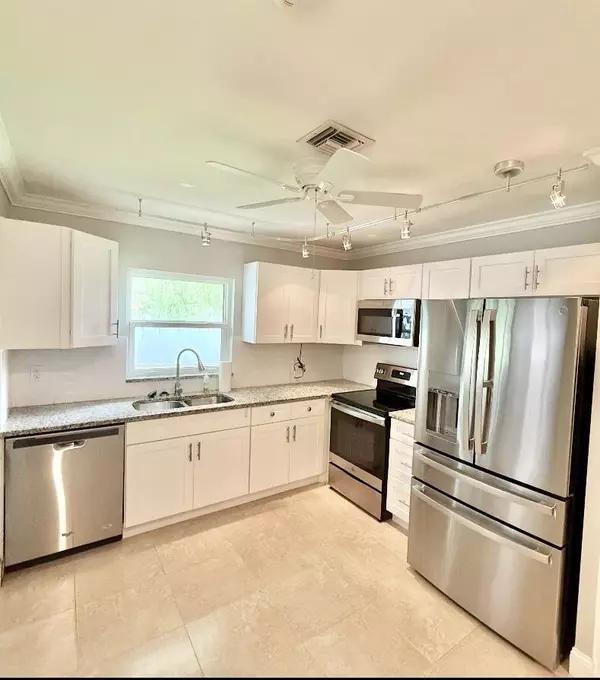 Fort Pierce, FL 34950,828 Timberview DR D
