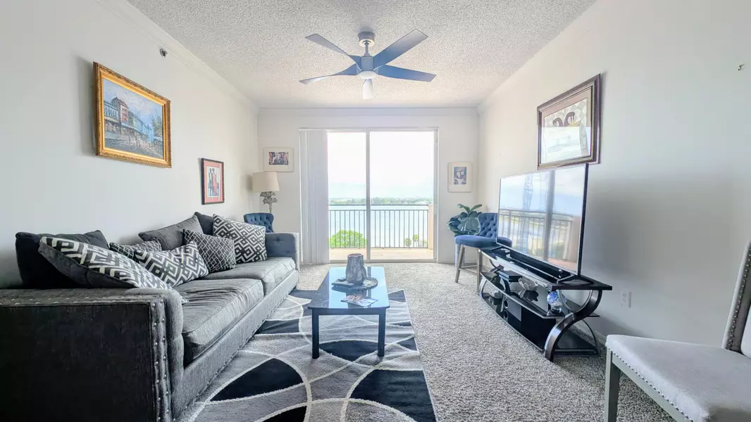 616 Clearwater Park RD 904, West Palm Beach, FL 33401