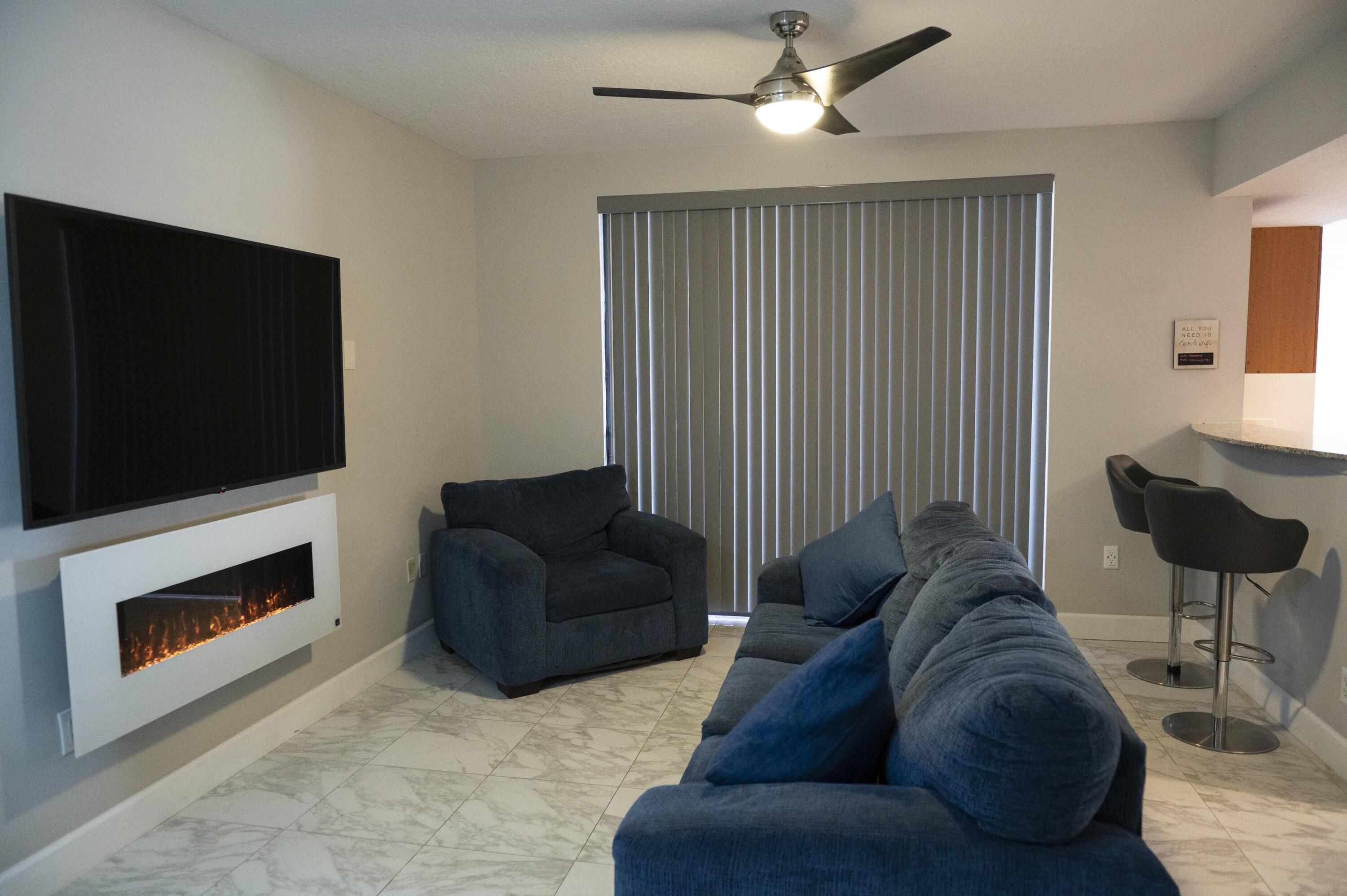 Lake Worth Beach, FL 33460,511 Lucerne AVE 315